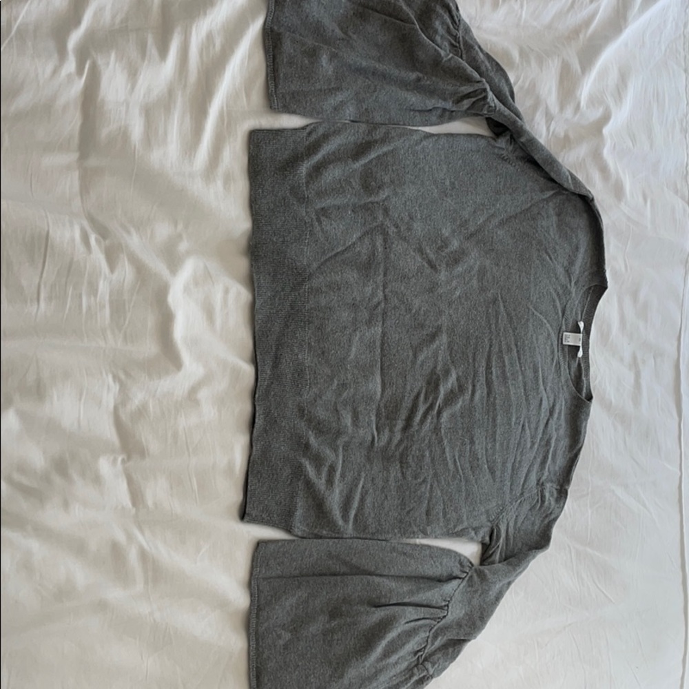 grey long sleeve sweater
